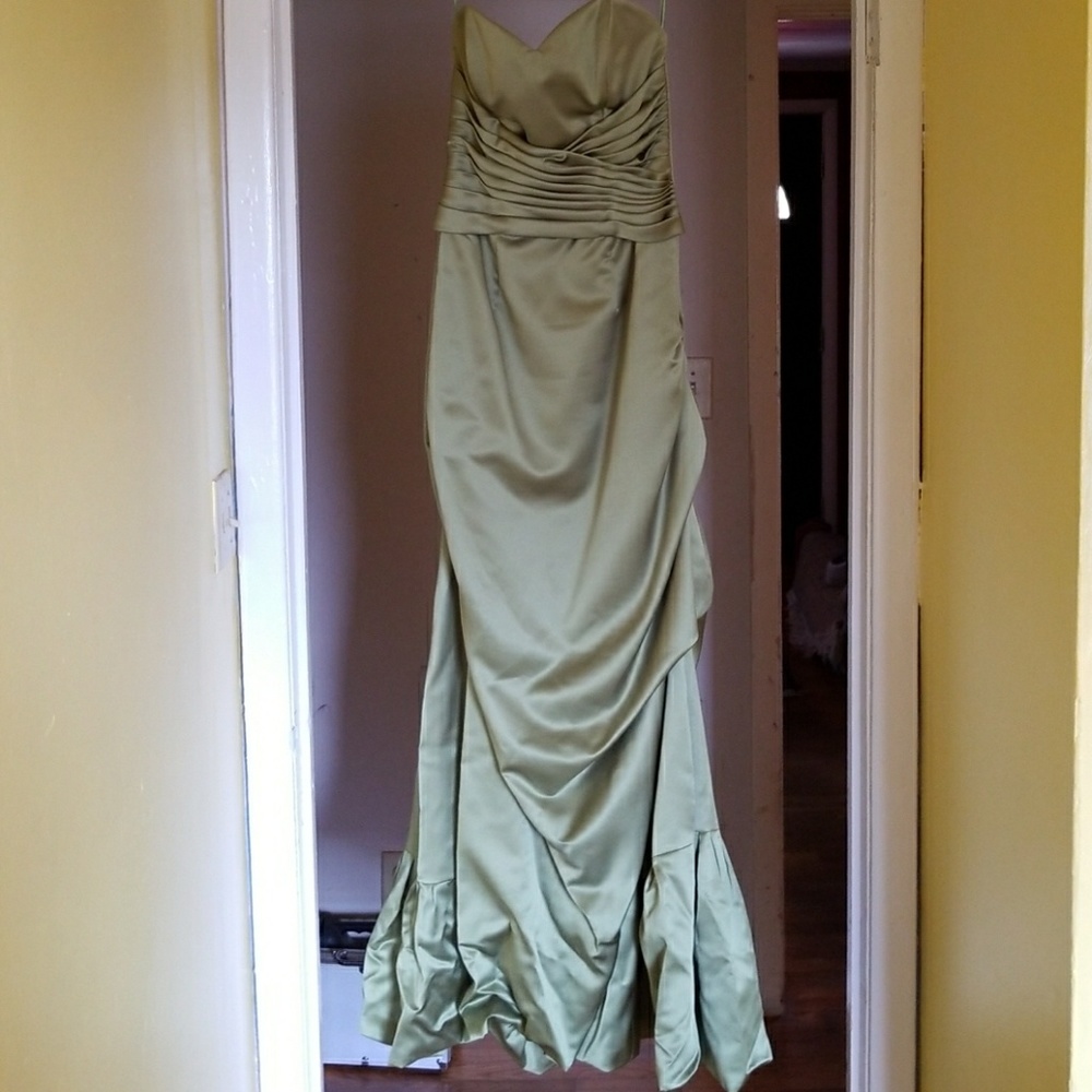 Dress - Picture 2 of 2